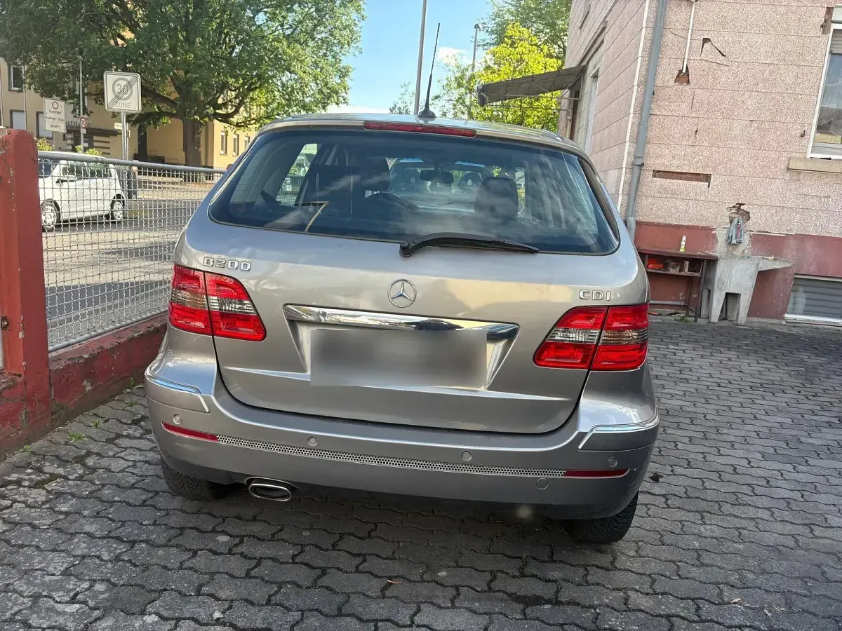 Gebraucht Mercedes B200 140 PS (102 kW) 2005 Grau Van / Kleinbus
