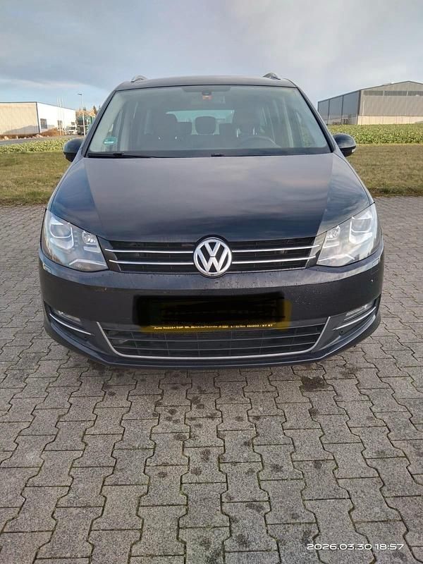 Second-hand VW Sharan 140 CP (102 kW) 2012 Negru Monovolum