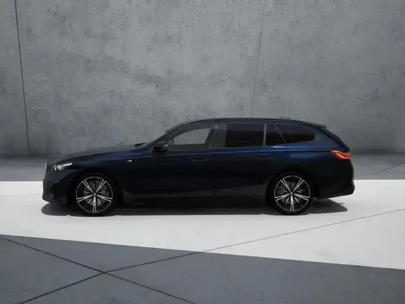 Gebraucht BMW 540 M Sport 286 PS (210 kW) 2025 Schwarz Kombi