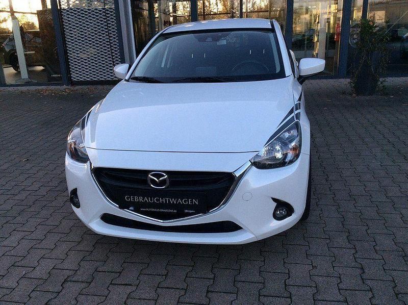 Weiß Gebraucht 2016 Mazda 2 Limousine | 10.900 € (Fairer Preis) - Bild 1/4