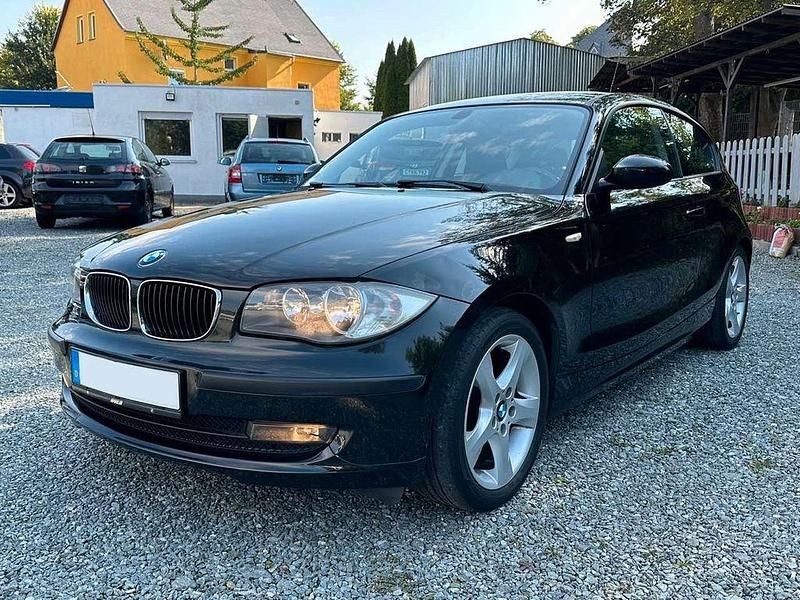 Gebraucht BMW 116 122 PS (89 kW) 2008 Schwarz Kleinwagen