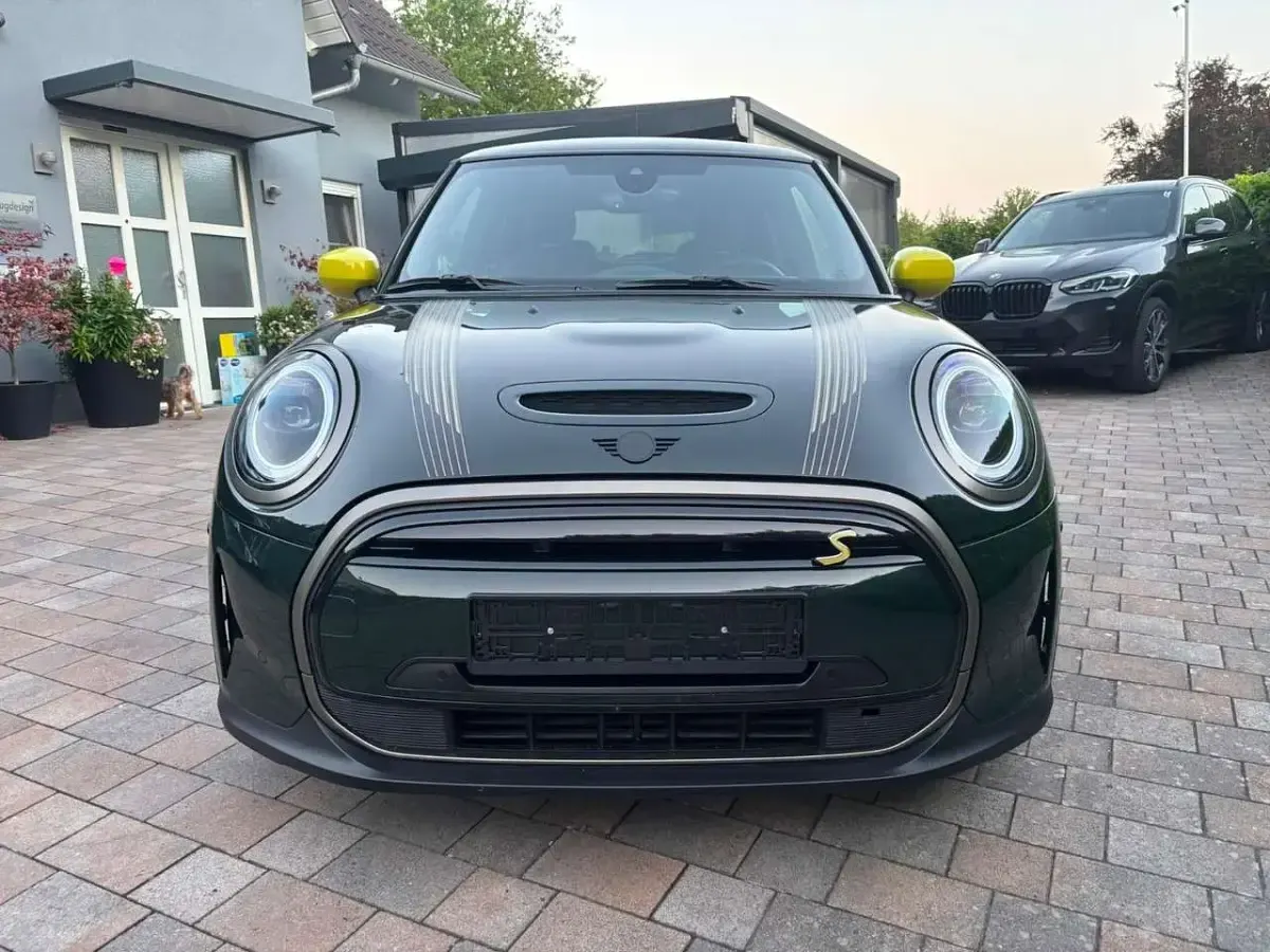 Gebraucht Mini Cooper SE Resolute Edition 135 kW (184 PS) 2023 Grün Kleinwagen