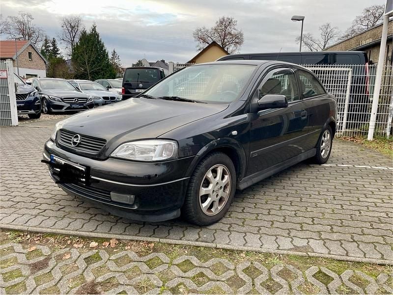 Schwarz Gebraucht 2001 Opel Astra Coupé | 700 € (Superpreis) - Bild 1/4