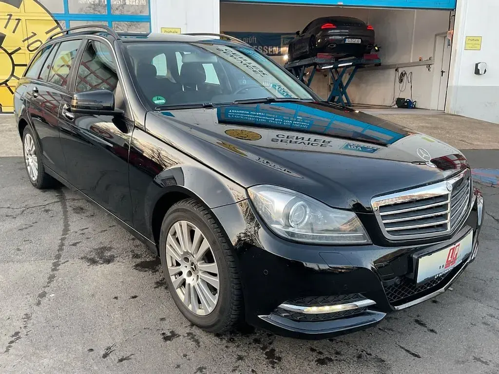 Gebraucht Mercedes C220 180 PS (132 kW) 2013 Schwarz Kombi