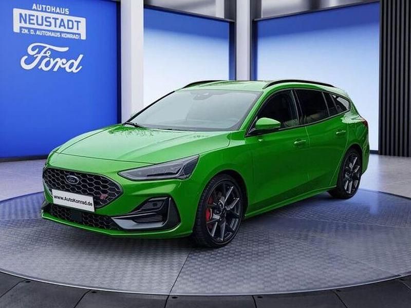 Mean green metallic Gebraucht 2025 Ford Focus ST Kombi | 36.890 € (Etwas zu teuer) - Bild 1/4