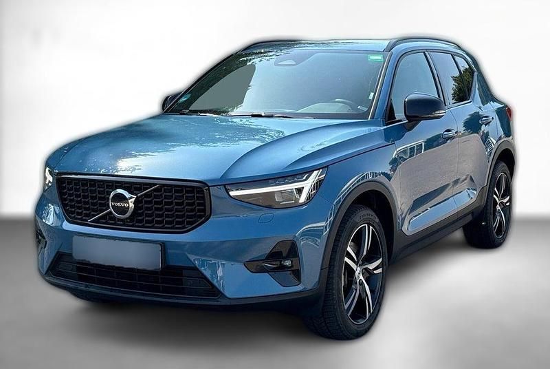 Blau metallic Gebraucht 2024 Volvo XC40 Plus SUV | 39.160 € (Etwas zu teuer) - Bild 1/4