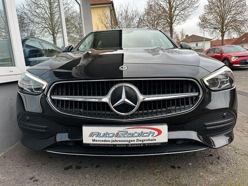 Gebraucht Mercedes C220 Avantgarde 200 PS (147 kW) 2022 Schwarz Limousine