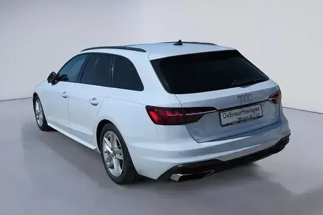 Gebraucht Audi A4 Advanced 163 PS (119 kW) 2022 Gletschwerweiß metallic Kombi