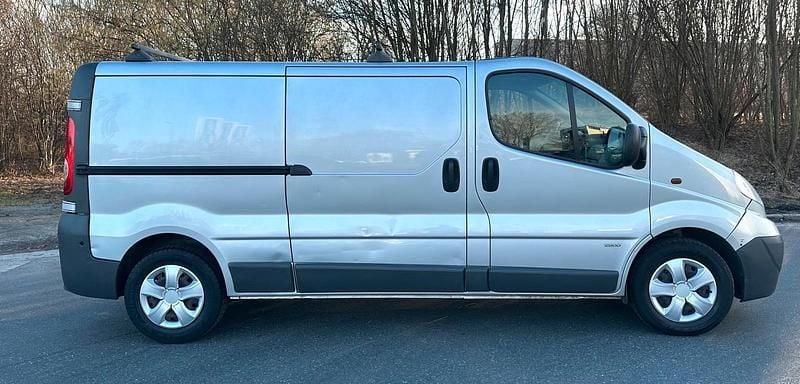 Gebraucht Opel Vivaro 115 PS (84 kW) 2015 Silber Van / Kleinbus