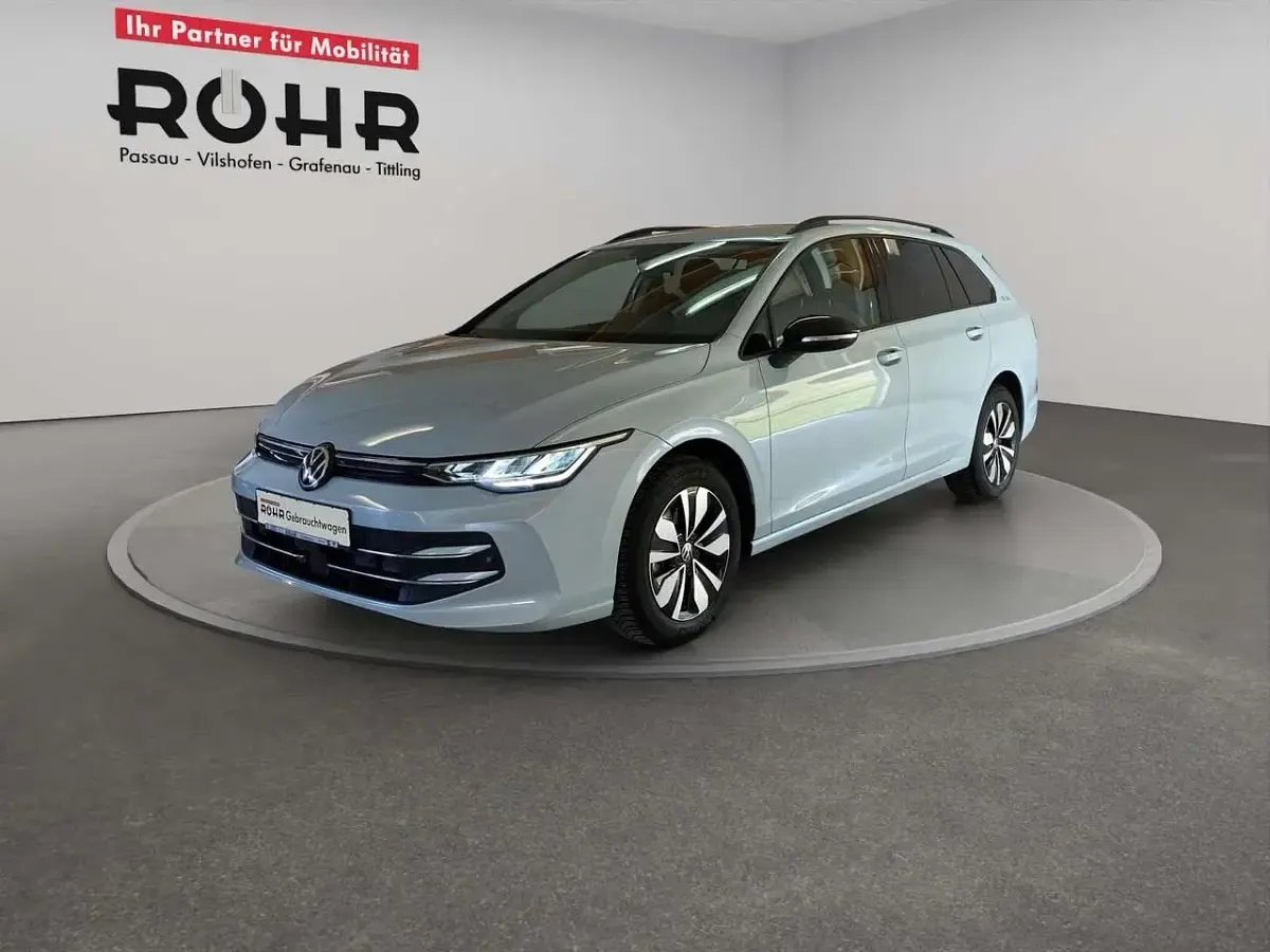 Gebraucht VW Golf VIII Goal 116 PS (85 kW) 2025 Crystal ice blue metallic Kombi