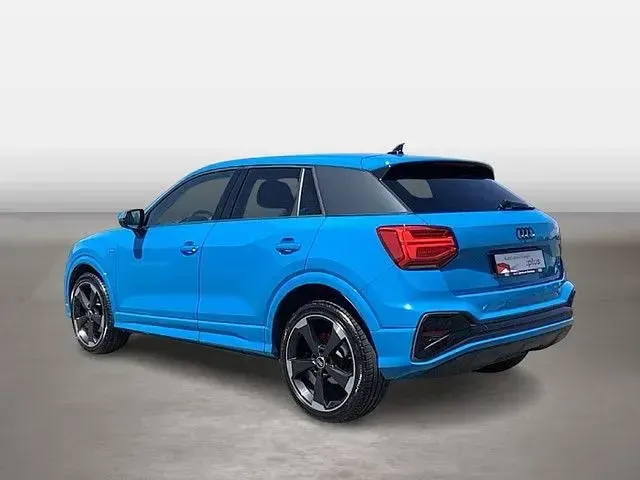 Gebraucht Audi Q2 Ambiente 150 PS (110 kW) 2022 Turboblau SUV