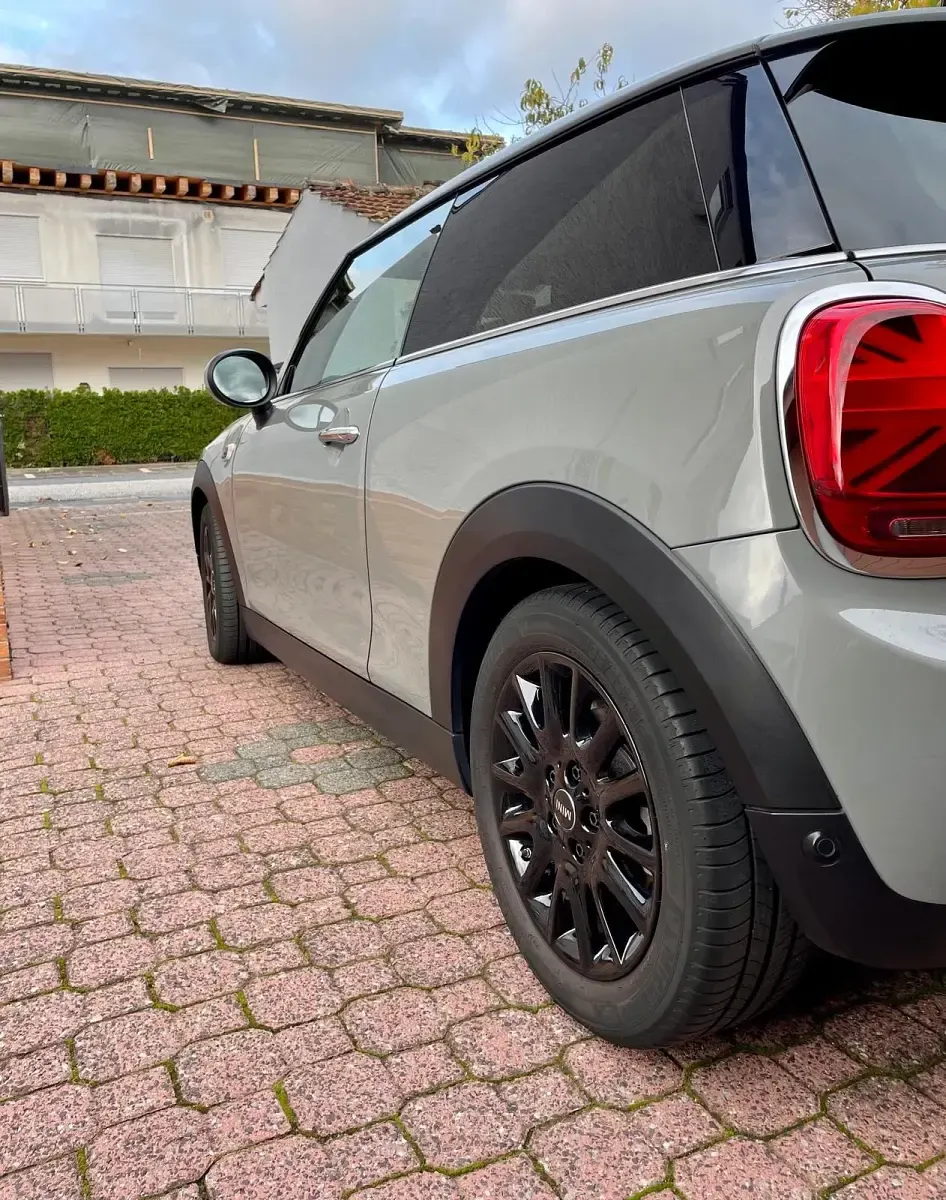 Gebraucht Mini Cooper 136 PS (100 kW) 2019 Grau Kleinwagen
