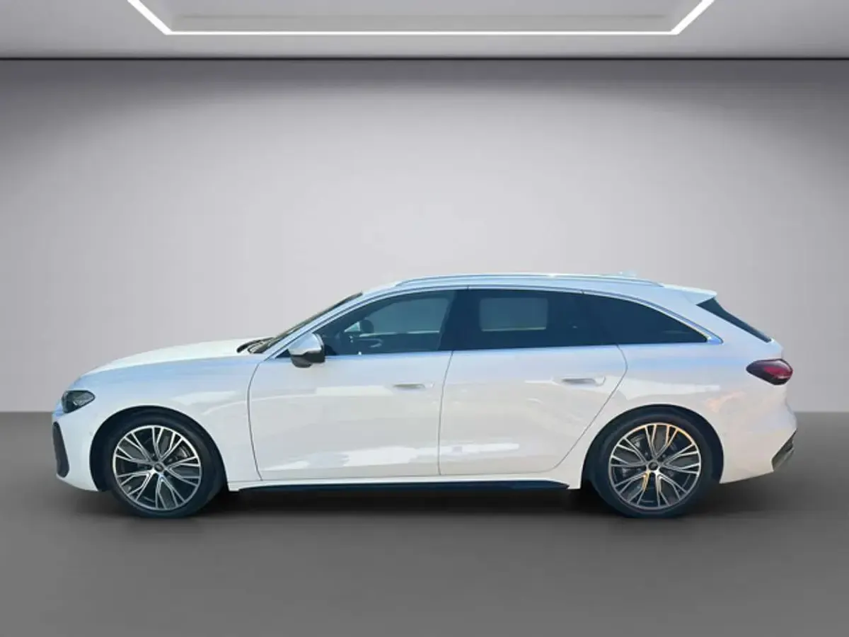Gebraucht Audi A5 Ambiente 204 PS (150 kW) 2024 Arkonaweiss Kombi