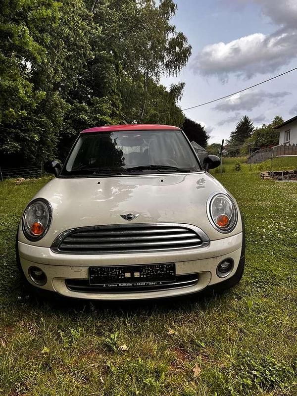 Weiß Gebraucht 2008 Mini ONE Kleinwagen | 2.800 € (Fairer Preis) - Bild 1/4