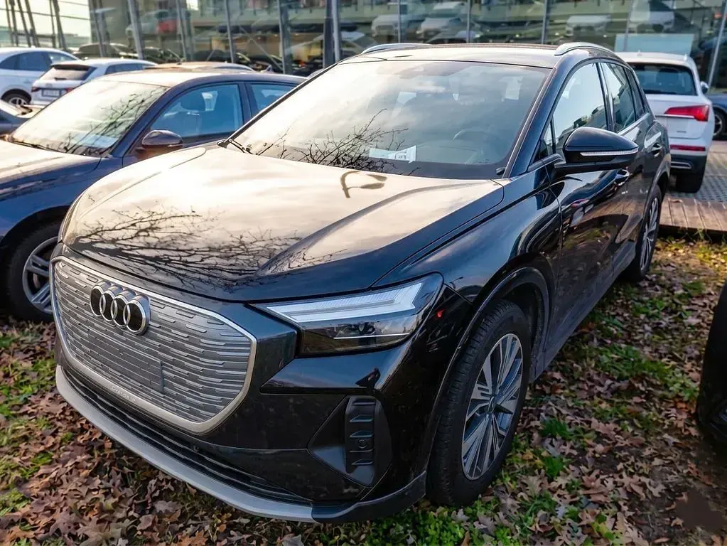 Second-hand Audi Q4 e-tron 210 kW (286 CP) 2024 Negru SUV