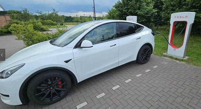 Gebraucht Tesla Model Y Standard Range 257 kW (350 PS) 2023 Weiß SUV