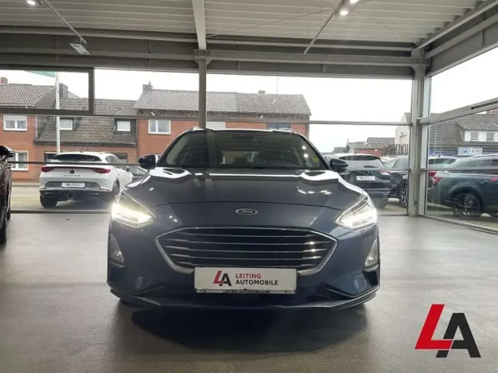 Gebraucht Ford Focus Titanium 125 PS (91 kW) 2019 Blue metallic (metallic) Kombi