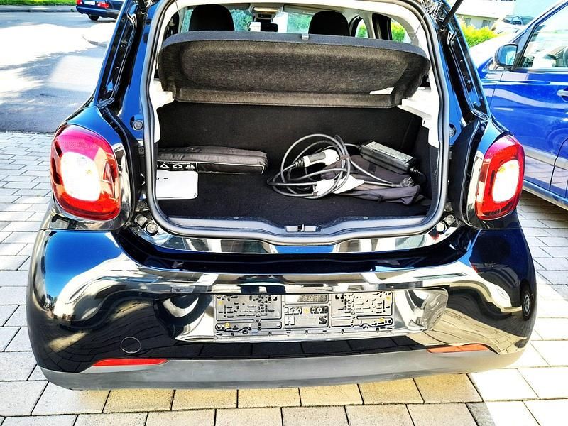 Gebraucht Smart ForFour Electric Drive 60 kW (82 PS) 2022 Schwarz Limousine