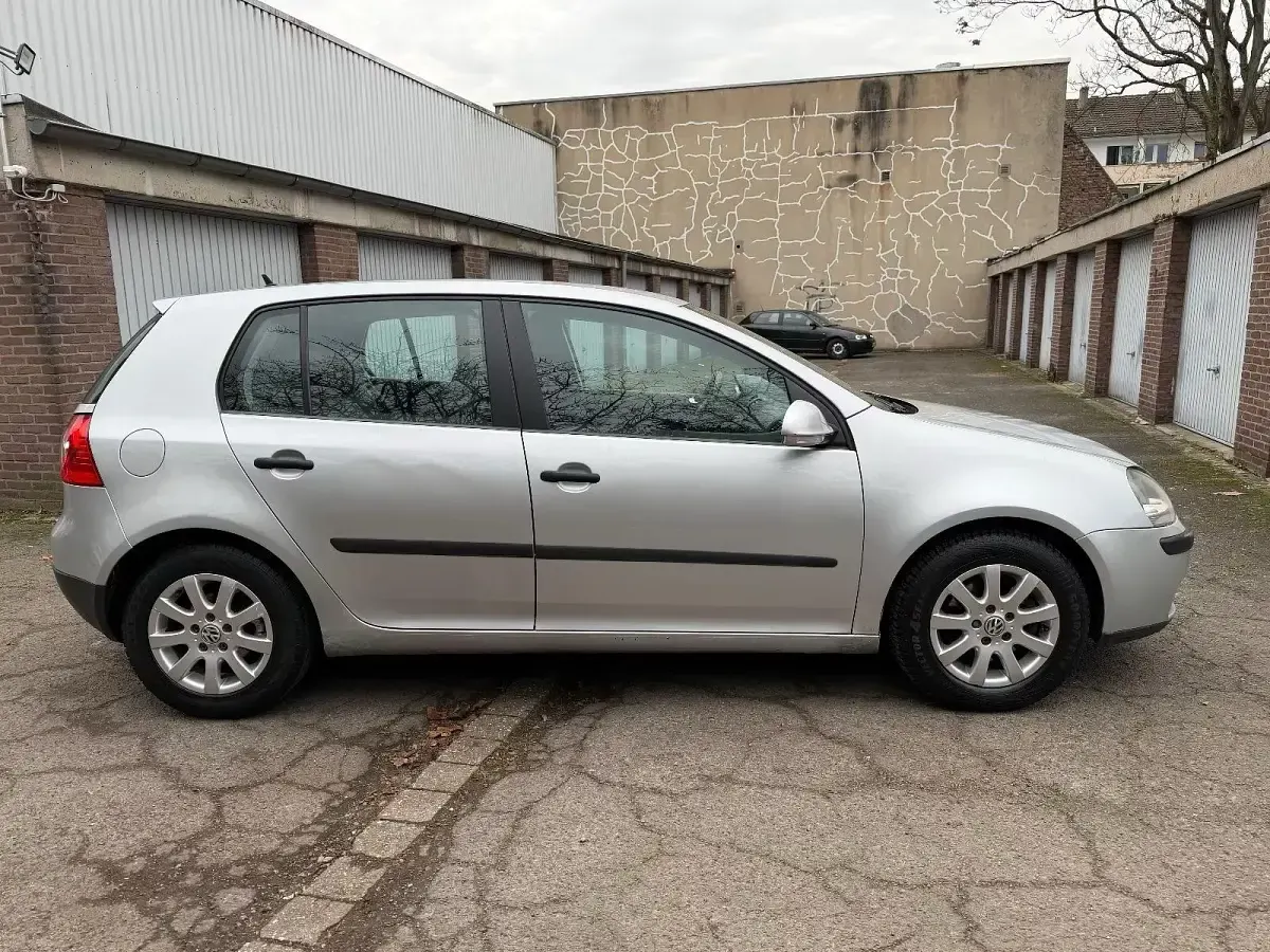 Gebraucht VW Golf V Comfortline 150 PS (110 kW) 2005 Silber Kleinwagen
