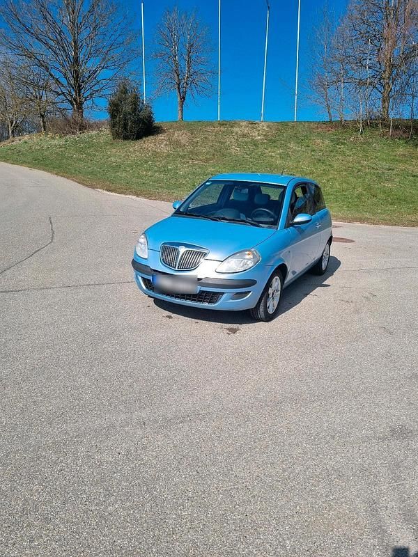 Gebraucht Lancia Ypsilon 65 PS (47 kW) 2006 Blau Kleinwagen