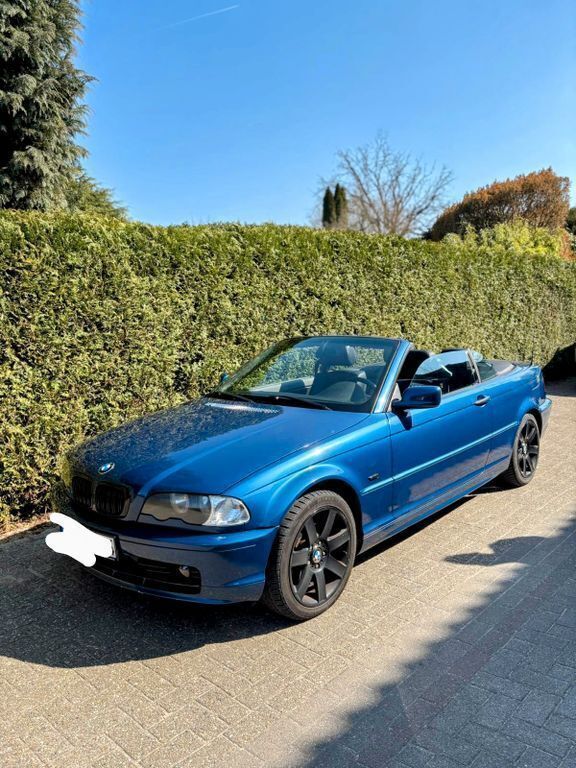 Blau Gebraucht 2002 BMW 318 Cabriolet Cabrio | 5.050 € (Fairer Preis) - Bild 1/4