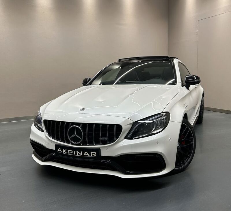 Weiß Gebraucht 2022 Mercedes C63S AMG AMG Coupé | 84.900 € (Fairer Preis) - Bild 1/4