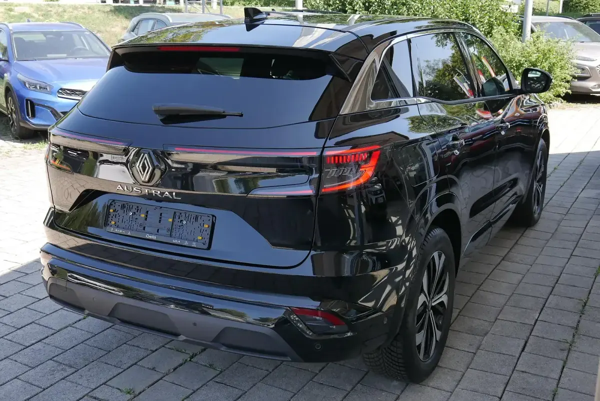 Gebraucht Renault Austral Techno 158 PS (116 kW) 2025 Black pearlschwarz metallic SUV