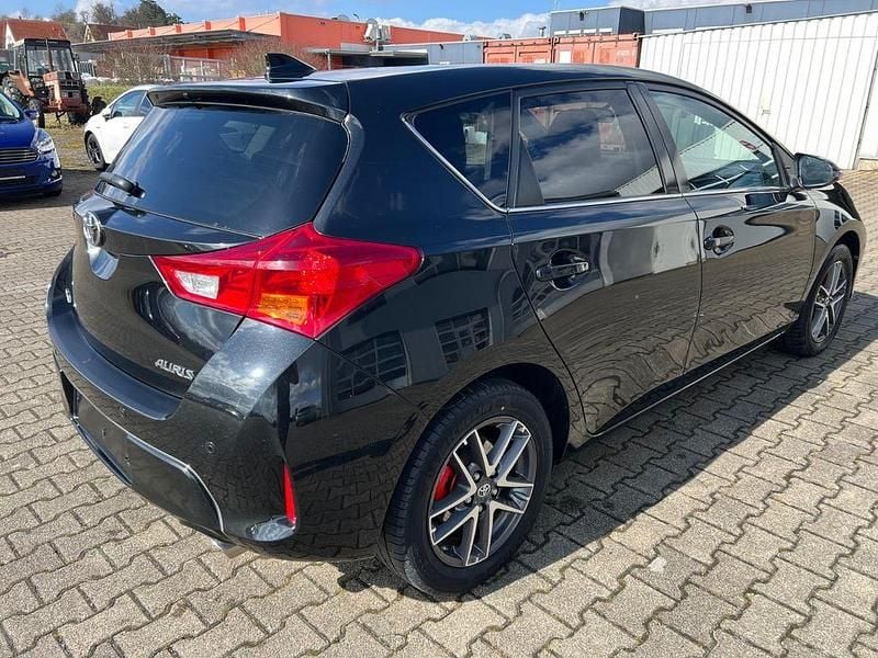 Gebraucht Toyota Auris Edition 132 PS (97 kW) 2015 Limousine