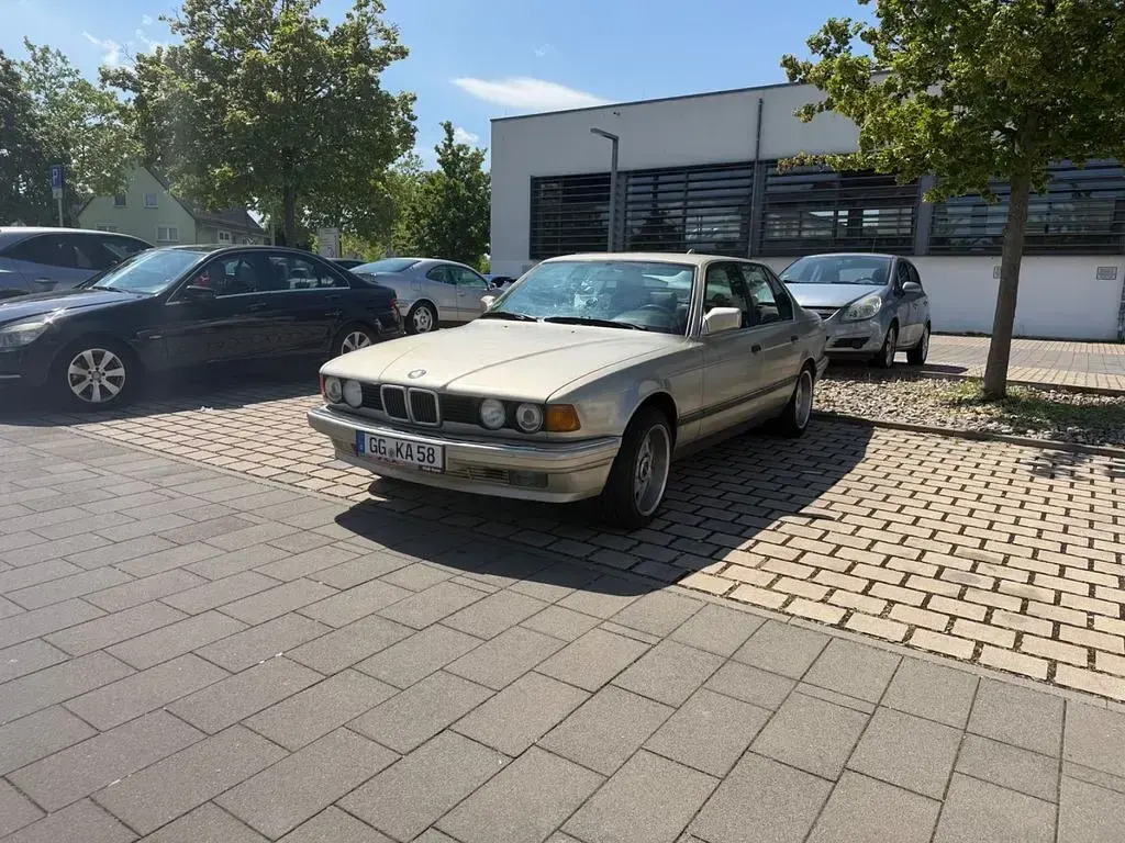 Gebraucht BMW 730 188 PS (138 kW) 1989 Gold Limousine