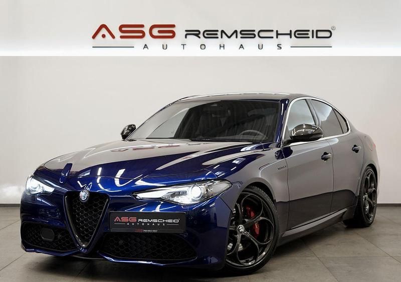 Blau Gebraucht 2019 Alfa Romeo Giulia Lusso Limousine | 32.800 € (Teuer) - Bild 1/4