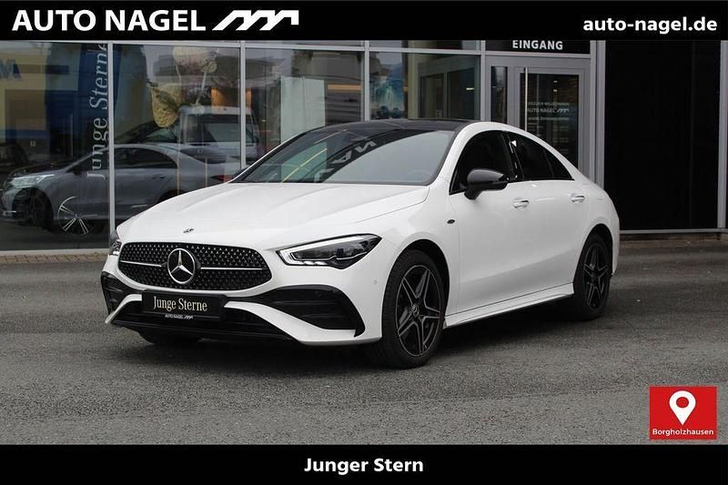Weiß Gebraucht 2025 Mercedes CLA250e AMG Limousine | 43.840 € - Bild 1/4