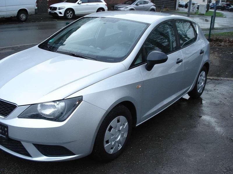 Gebraucht Seat Ibiza Reference 69 PS (50 kW) 2013 "estrella" silber Kleinwagen