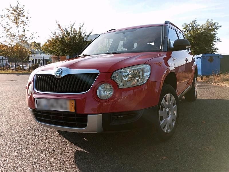 Rot Gebraucht 2009 Skoda Yeti Adventure SUV | 3.250 € - Bild 1/4