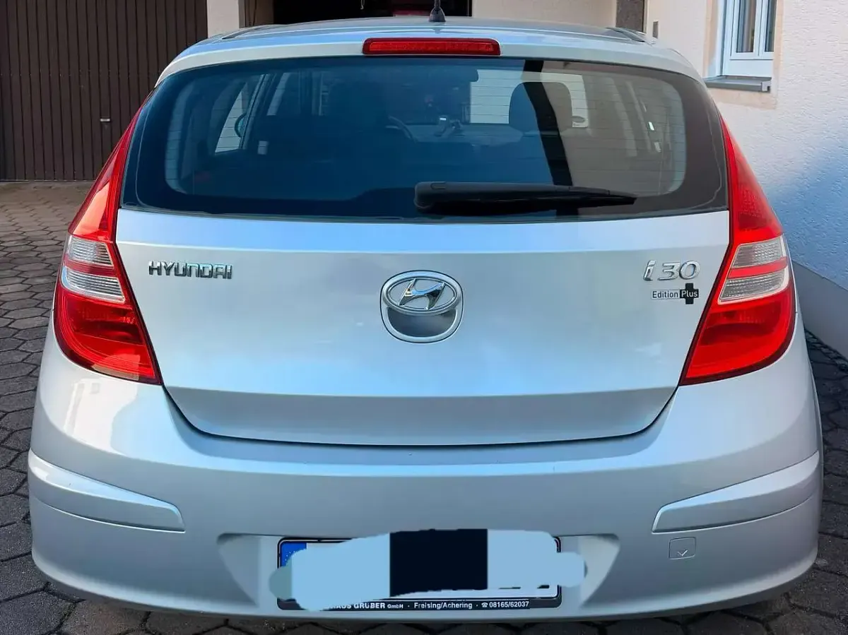 Gebraucht Hyundai i30 Edition+ 109 PS (80 kW) 2008 Silber Limousine