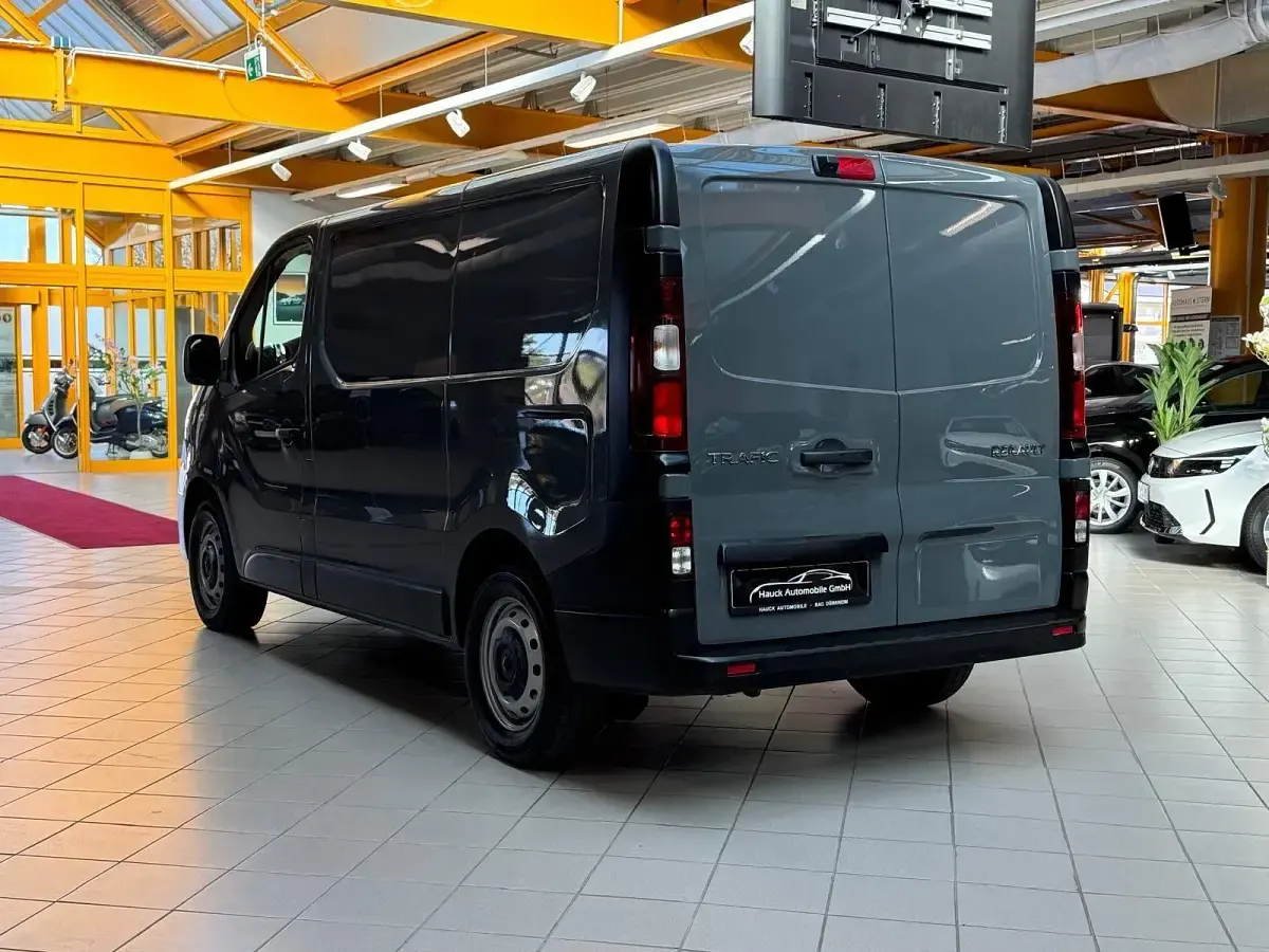 Brugt Renault Trafic Komfort 145 HK (106 kW) 2020 Grå MPV