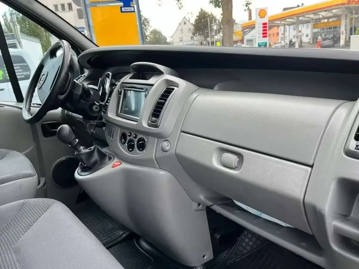 Gebraucht Opel Vivaro 114 PS (83 kW) 2008 Grau Van / Kleinbus