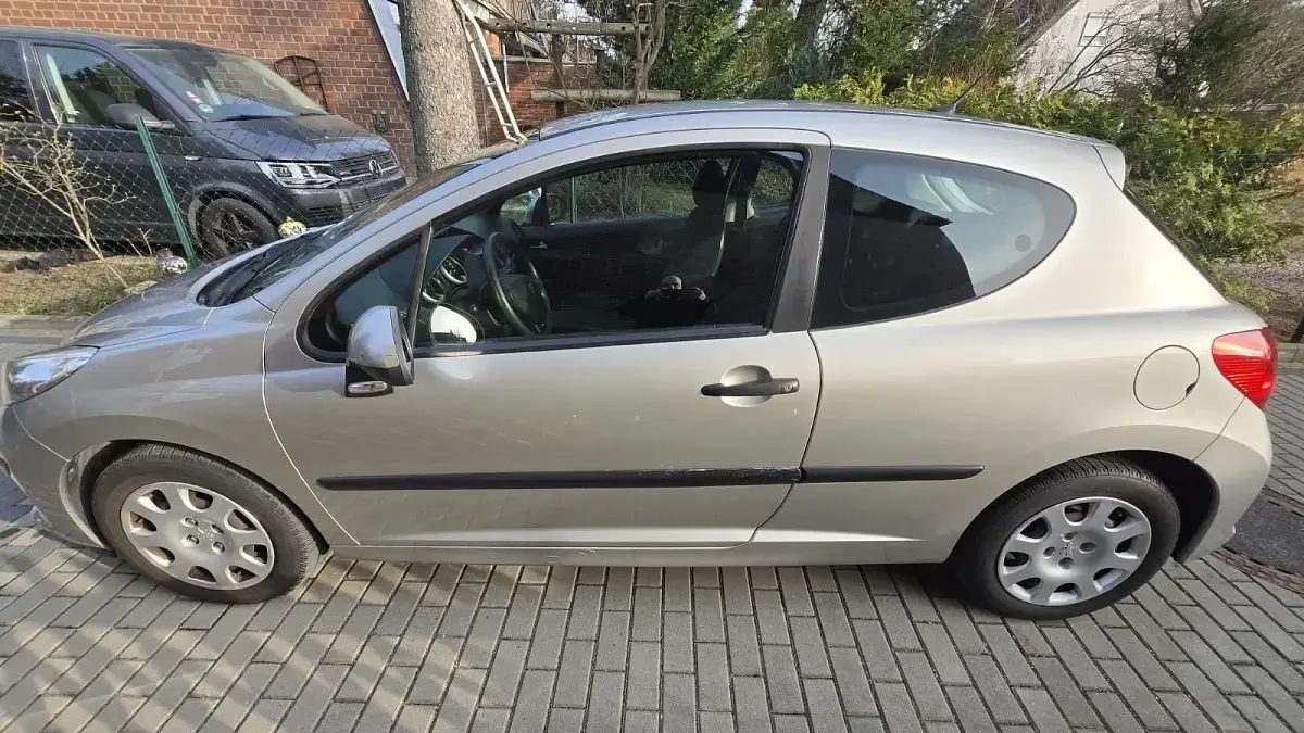Gebraucht Peugeot 207 88 PS (64 kW) 2007 Silber Kleinwagen