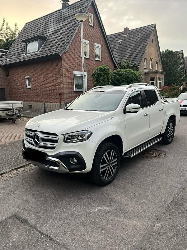 Weiß Gebraucht 2018 Mercedes X250 Edition Abholung | 27.250 € (Fairer Preis) - Bild 1/4