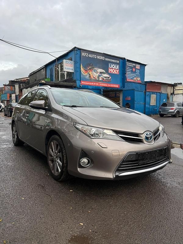 Gebraucht Toyota Auris Hybrid 136 PS (100 kW) 2014 Silber Kombi