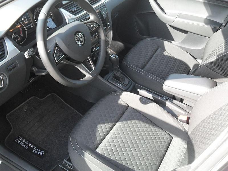 Gebraucht Skoda Rapid Drive 125 PS (91 kW) 2017 Weiß Kleinwagen