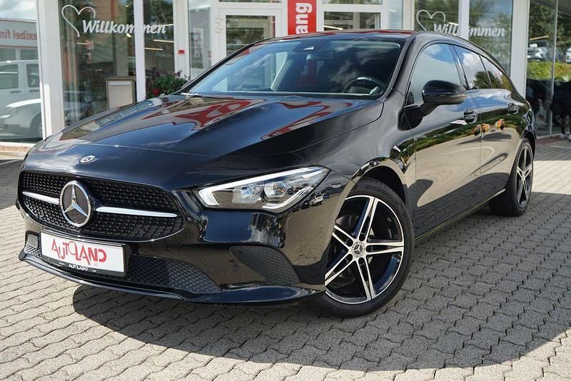 Schwarz Gebraucht 2020 Mercedes CLA180 Shooting Brake Progressive Kombi | 23.490 € (Fairer Preis) - Bild 1/4
