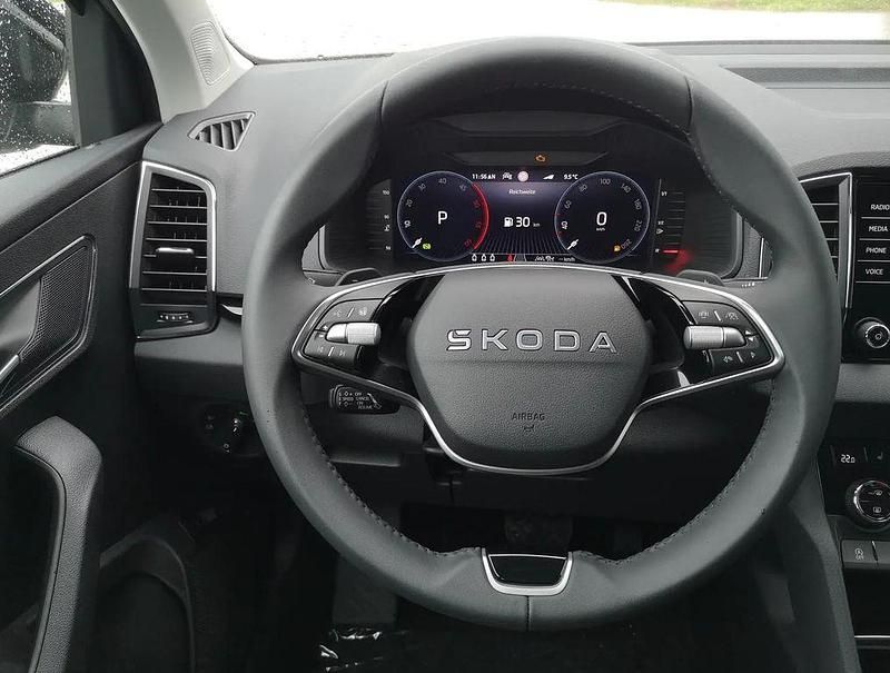 Schwarz Neu 2025 Skoda Karoq Selection SUV | 31.980 € (Guter Preis) - Bild 1/4