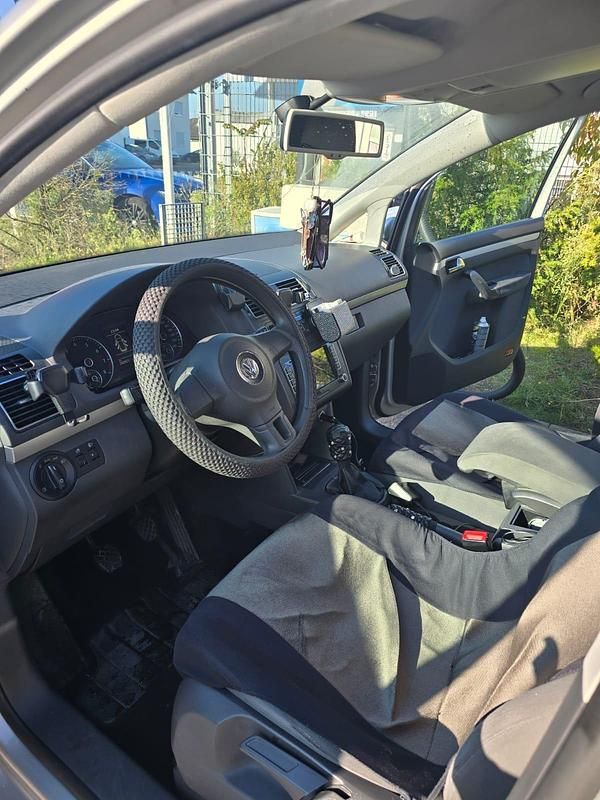 Gebraucht VW Touran 140 PS (102 kW) 2011 Beige Van / Kleinbus