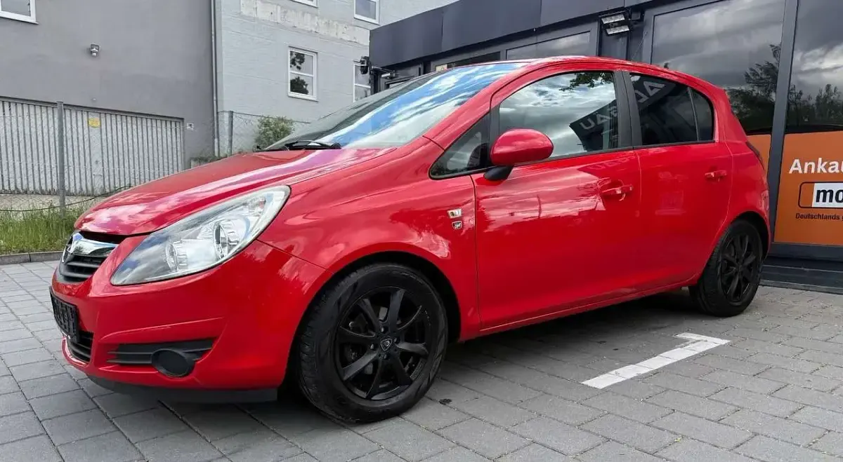 Używany Opel Corsa Edition 101 KM (74 kW) 2010 Czerwony Hatchback