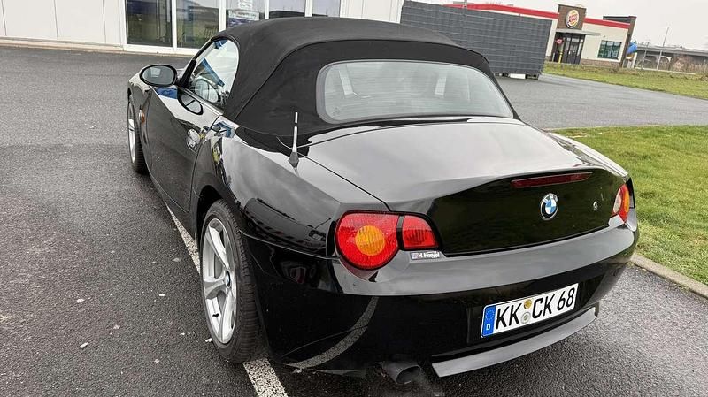 Gebraucht BMW Z4 150 PS (110 kW) 2005 Schwarz Cabrio