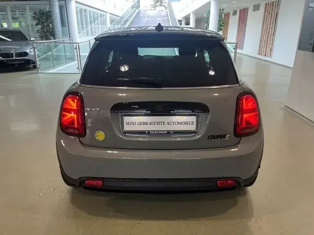 Gebraucht Mini Cooper SE 135 kW (184 PS) 2022 Metallic) (grau Kleinwagen