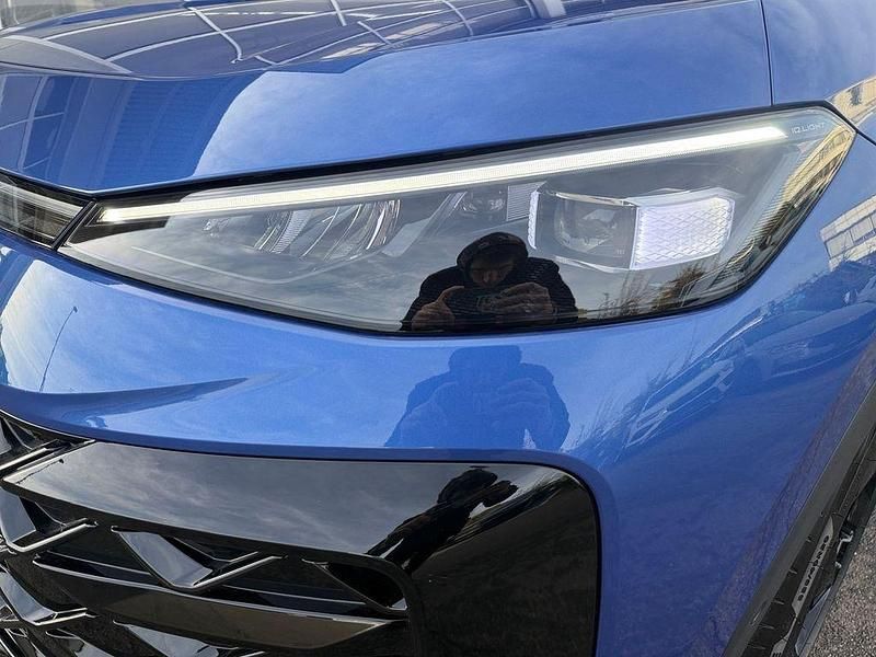 Gebraucht VW T-Roc R-line 150 PS (110 kW) 2025 Blau SUV