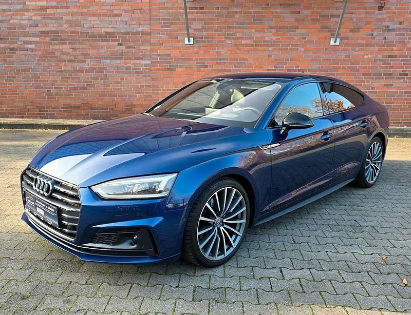 Blau Gebraucht 2018 Audi A5 Sportback S-Line Kleinwagen | 17.990 € (Fairer Preis) - Bild 1/4