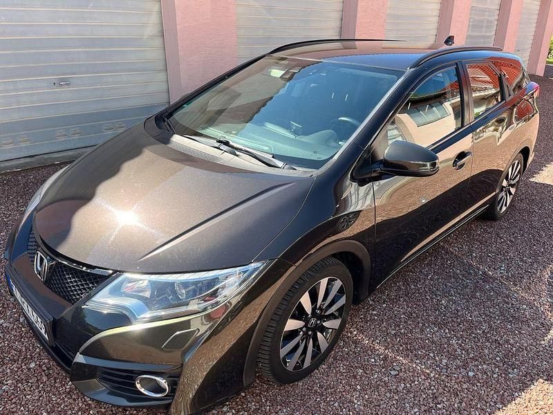 Braun Gebraucht 2015 Honda Civic Elegance Kombi | 9.890 € (Fairer Preis) - Bild 1/4