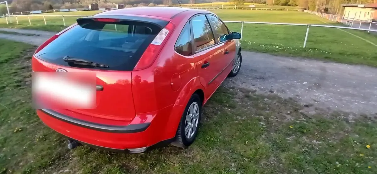 Gebraucht Ford Focus 80 PS (58 kW) 2005 Rot Limousine